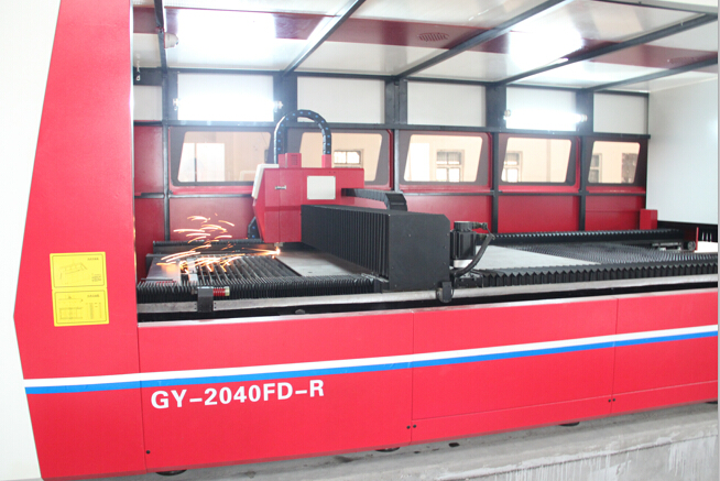 力净公司工业洗衣机部门新购进激光切割机